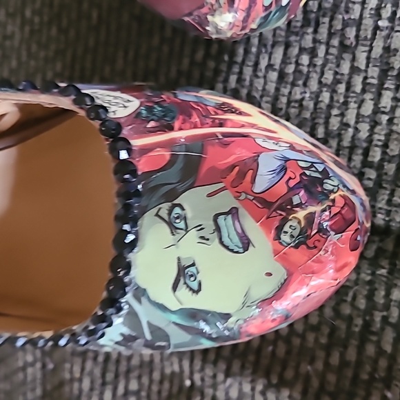 Custom wonder woman six inch stiletto heels - Picture 3 of 7